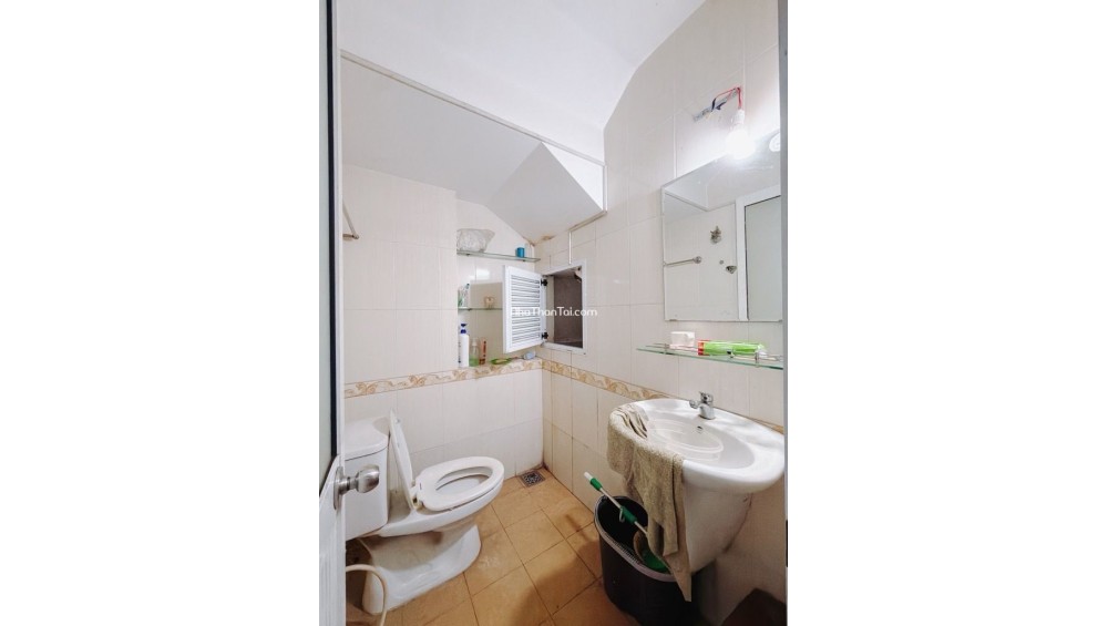 Nhà Tôn Đản , Quận 4, 1 lững , 2 lầu, 21 m2.